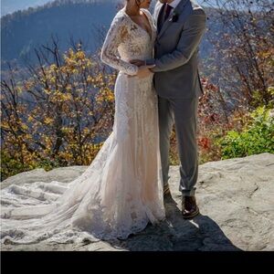 PRONOVIAS/ Ashley Graham. Size 6